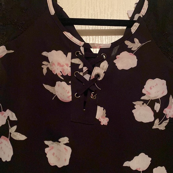 Blouse - Picture 2 of 2